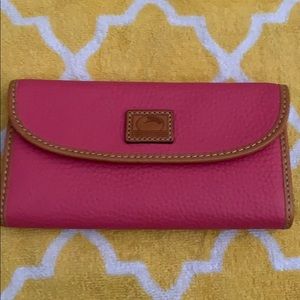 Dooney and bourke wallet